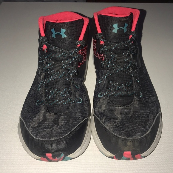 Under Armour Shoes - Picture 2 of 8